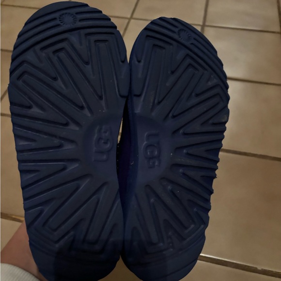 Tasman Girls Ugg 4. - Picture 3 of 3